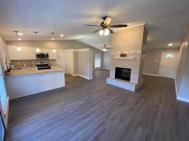 2006 W Northgate Drive, Irving, TX 75062