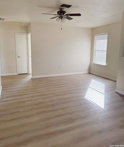 6623 Walnut Valley Dr, San Antonio, TX 78242