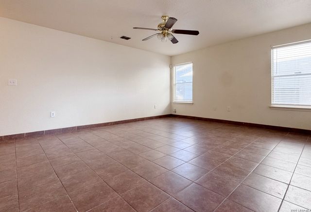 6623 Walnut Valley Dr, San Antonio, TX 78242