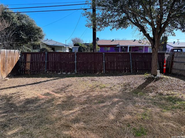 6623 Walnut Valley Dr, San Antonio, TX 78242