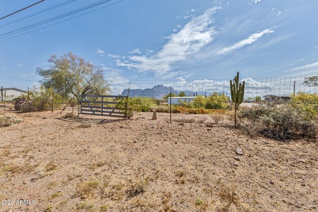 251 N STARR Road, Apache Junction, AZ 85119