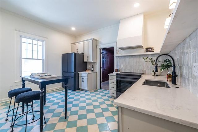 908 Oakhill Avenue, Atlanta, GA 30310
