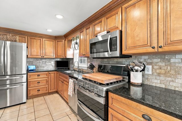 117 Hunt Road, Chelmsford, MA 01824