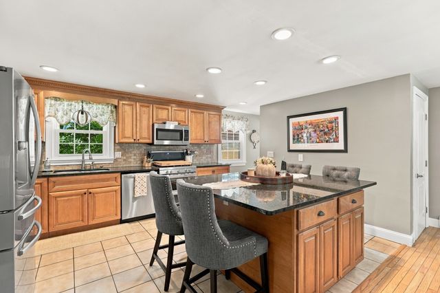 117 Hunt Road, Chelmsford, MA 01824