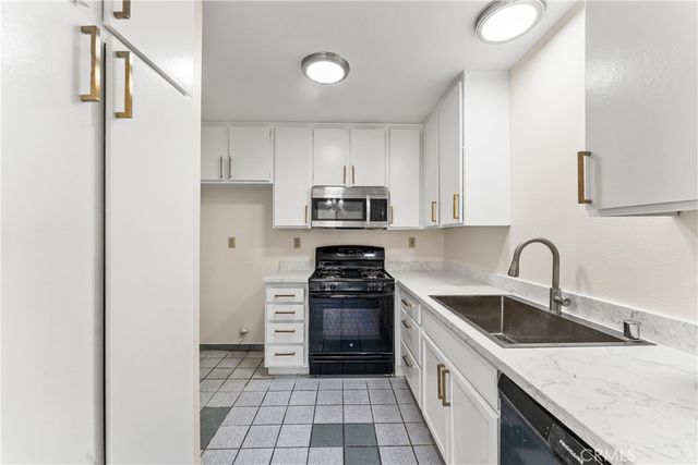 10730 Woodley Avenue 7, Los Angeles, CA 91344