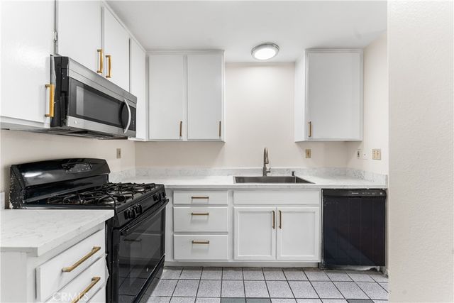 10730 Woodley Avenue 7, Los Angeles, CA 91344