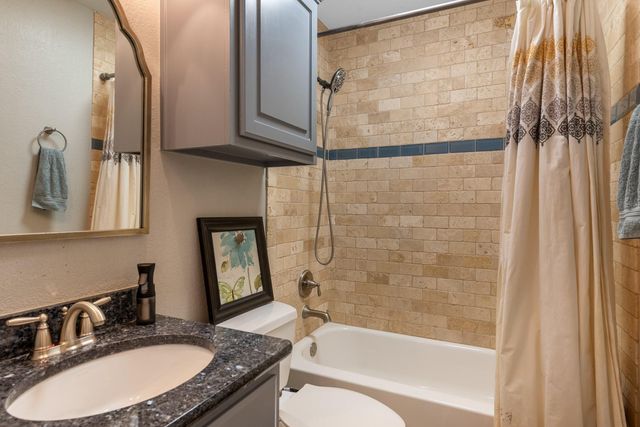 664 Ranchers Club LN, Driftwood, TX 78619