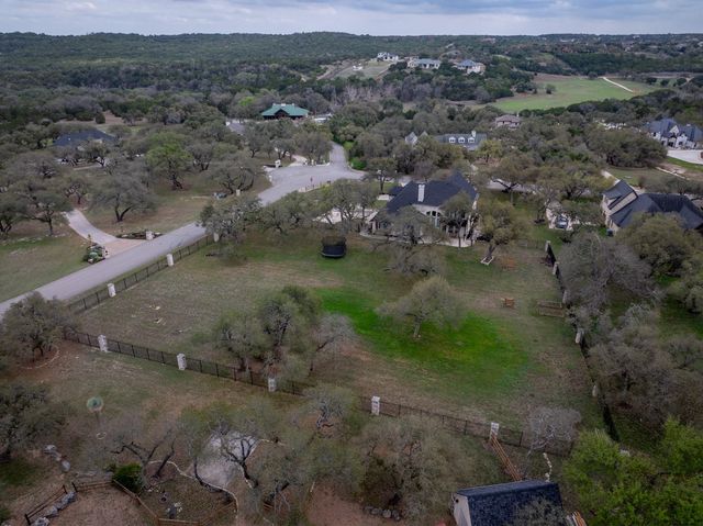 664 Ranchers Club LN, Driftwood, TX 78619