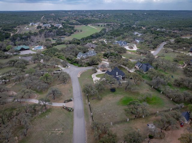 664 Ranchers Club LN, Driftwood, TX 78619