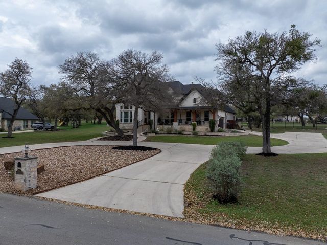 664 Ranchers Club LN, Driftwood, TX 78619