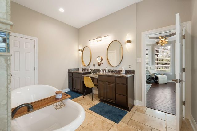 664 Ranchers Club LN, Driftwood, TX 78619