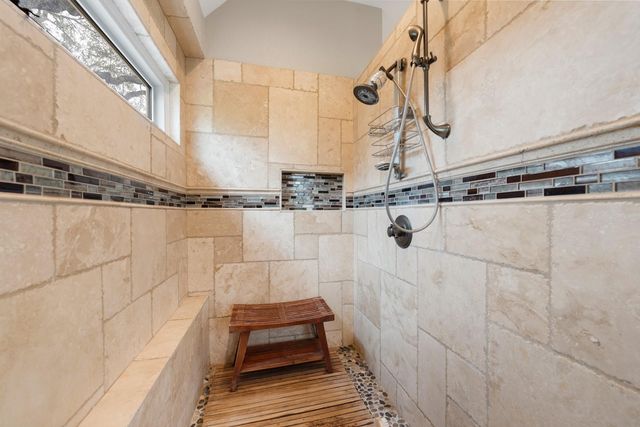 664 Ranchers Club LN, Driftwood, TX 78619