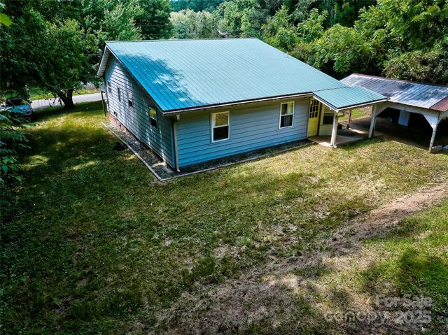 111 Kenneth Cooper Road, Whittier, NC 28789