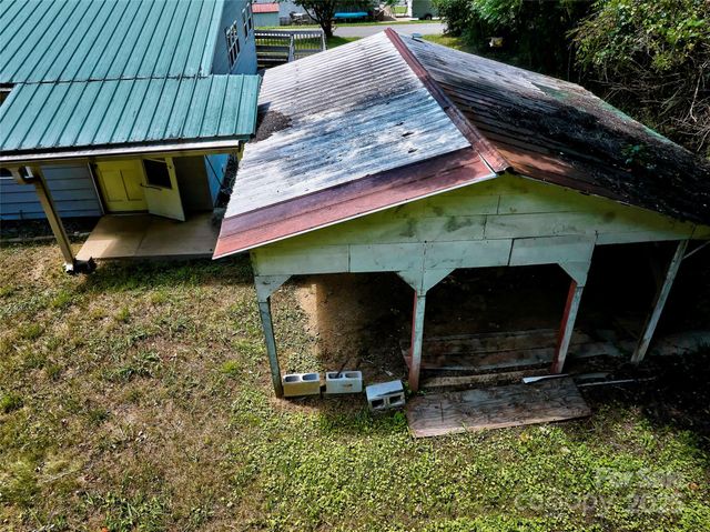 111 Kenneth Cooper Road, Whittier, NC 28789