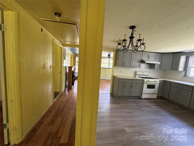 111 Kenneth Cooper Road, Whittier, NC 28789