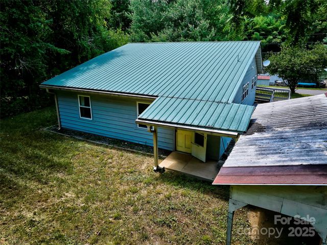 111 Kenneth Cooper Road, Whittier, NC 28789