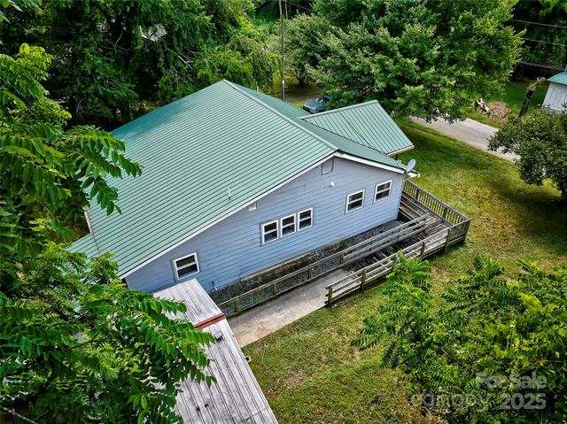 111 Kenneth Cooper Road, Whittier, NC 28789