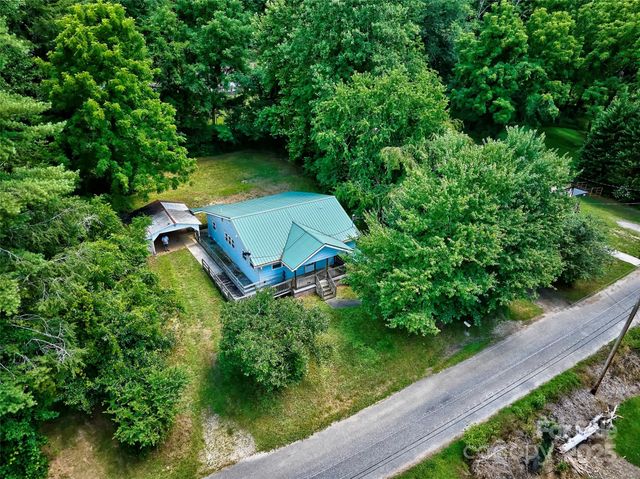 111 Kenneth Cooper Road, Whittier, NC 28789