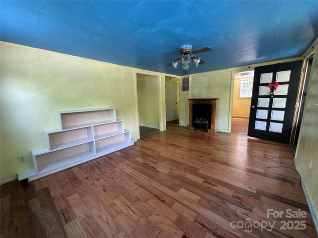 111 Kenneth Cooper Road, Whittier, NC 28789