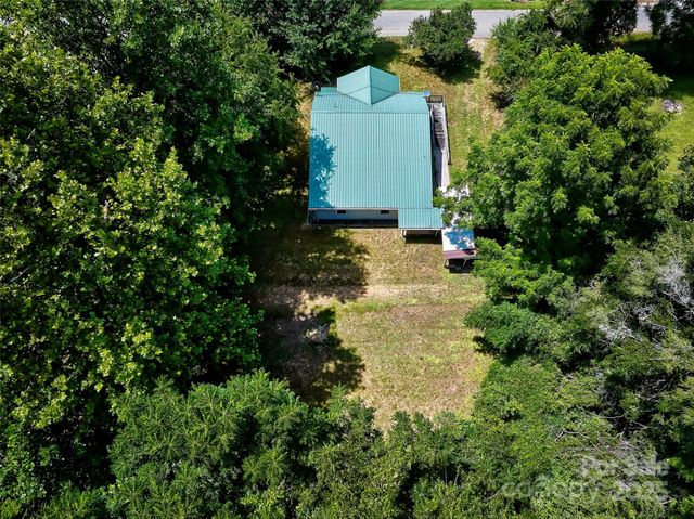 111 Kenneth Cooper Road, Whittier, NC 28789