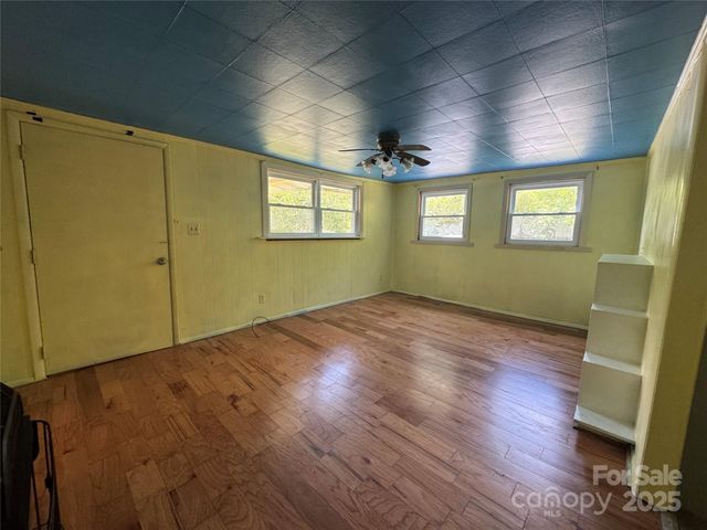 111 Kenneth Cooper Road, Whittier, NC 28789