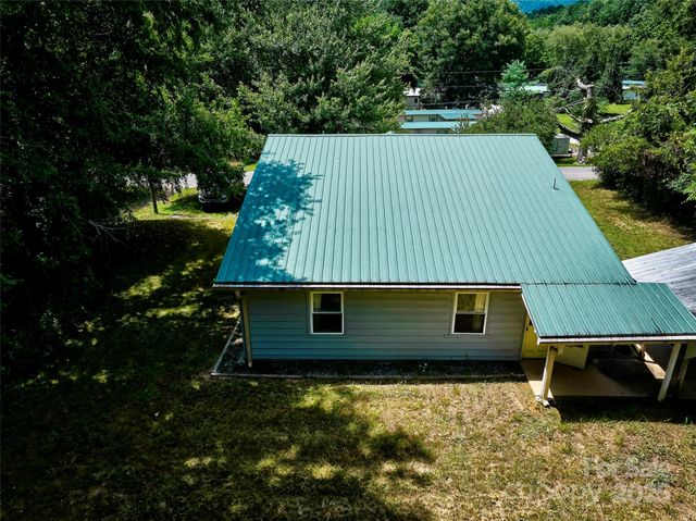 111 Kenneth Cooper Road, Whittier, NC 28789