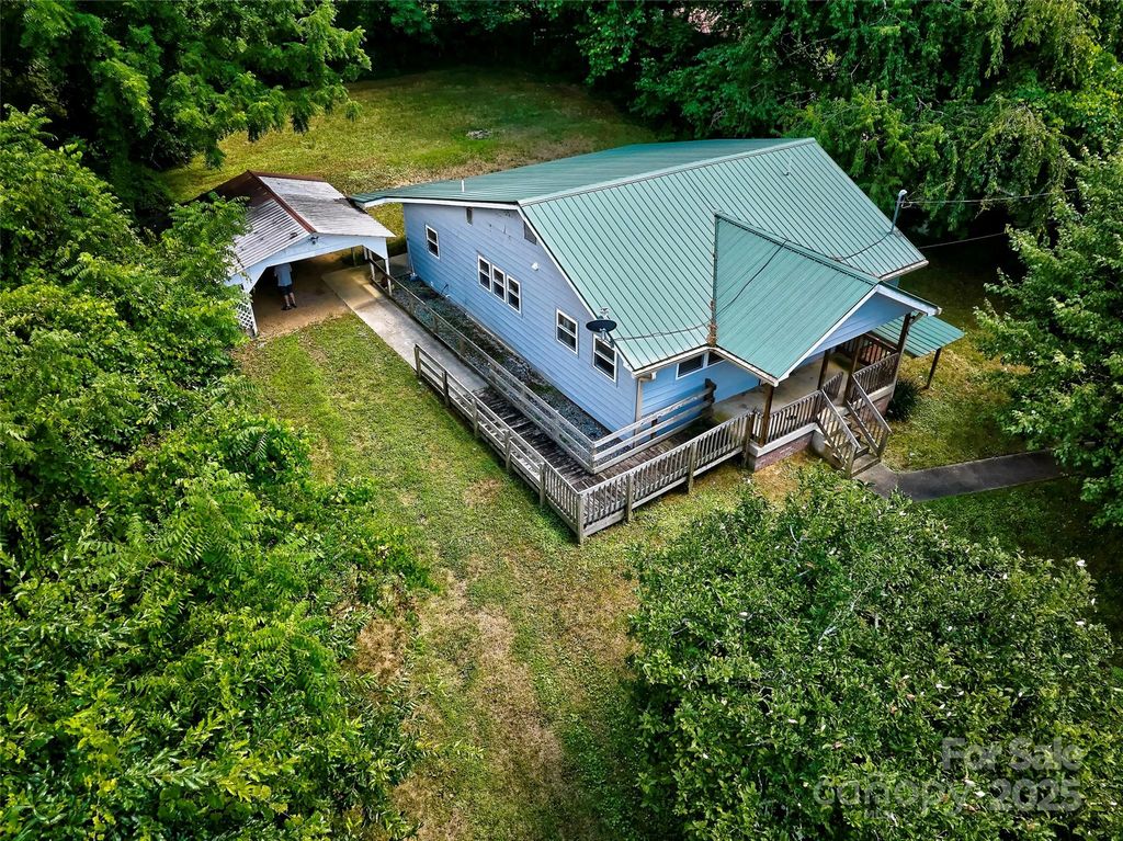 111 Kenneth Cooper Road, Whittier, NC 28789