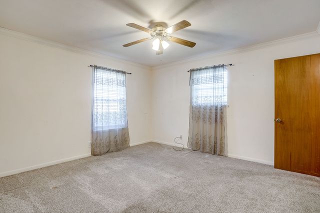 313 Texoma Drive, Whitesboro, TX 76273