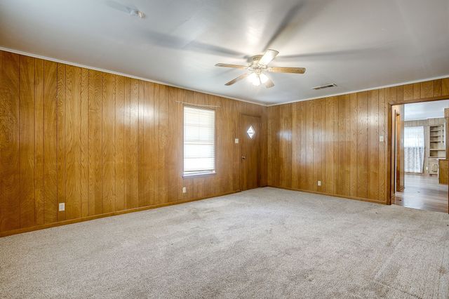 313 Texoma Drive, Whitesboro, TX 76273