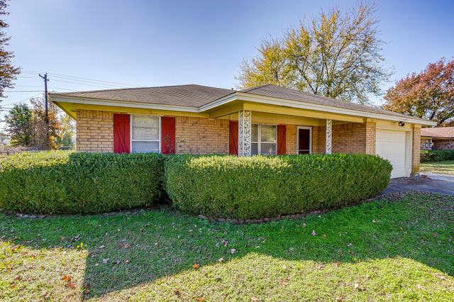 313 Texoma Drive, Whitesboro, TX 76273