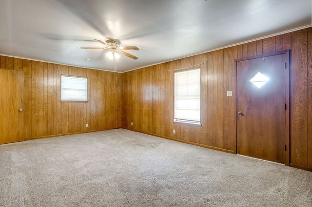 313 Texoma Drive, Whitesboro, TX 76273