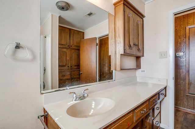 313 Texoma Drive, Whitesboro, TX 76273