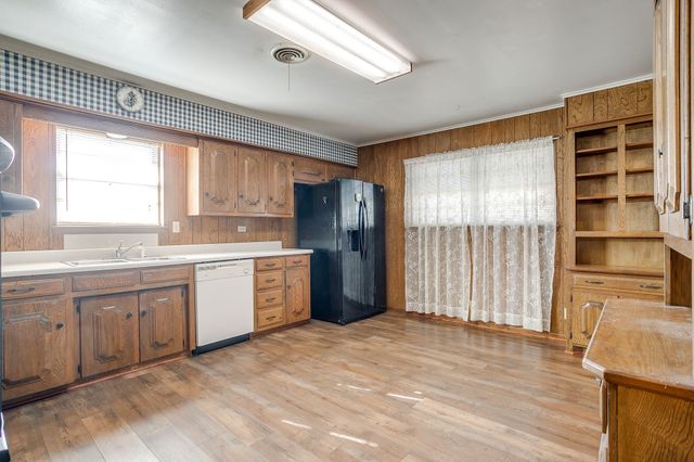 313 Texoma Drive, Whitesboro, TX 76273