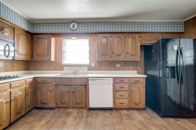 313 Texoma Drive, Whitesboro, TX 76273