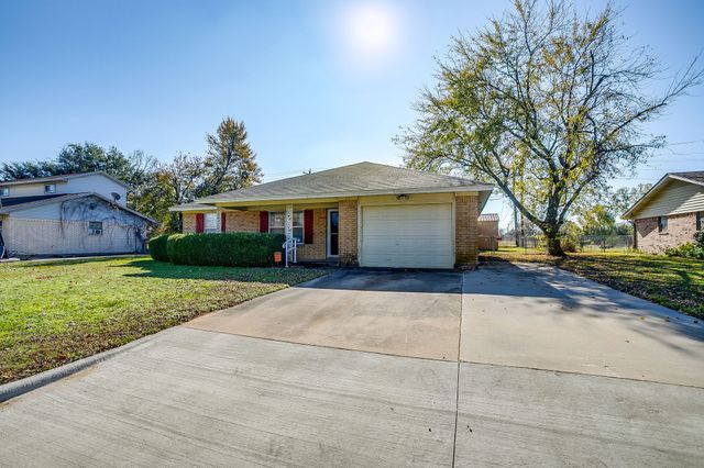 313 Texoma Drive, Whitesboro, TX 76273