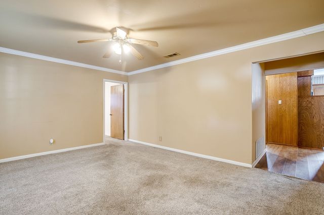 313 Texoma Drive, Whitesboro, TX 76273