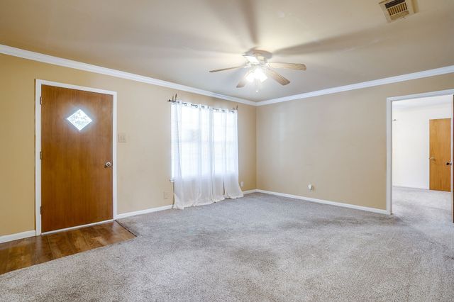 313 Texoma Drive, Whitesboro, TX 76273