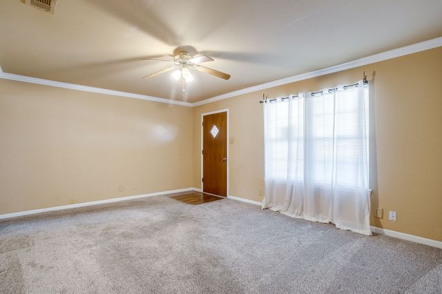 313 Texoma Drive, Whitesboro, TX 76273