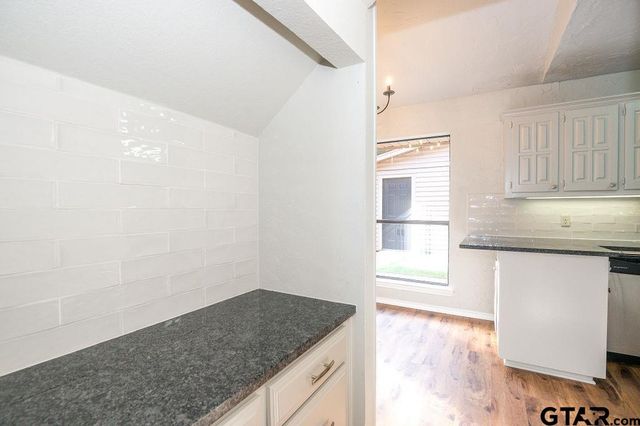 5827 Hollytree, Tyler, TX 75703