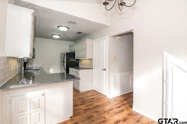 5827 Hollytree, Tyler, TX 75703