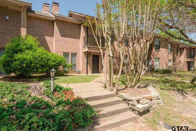 5827 Hollytree, Tyler, TX 75703