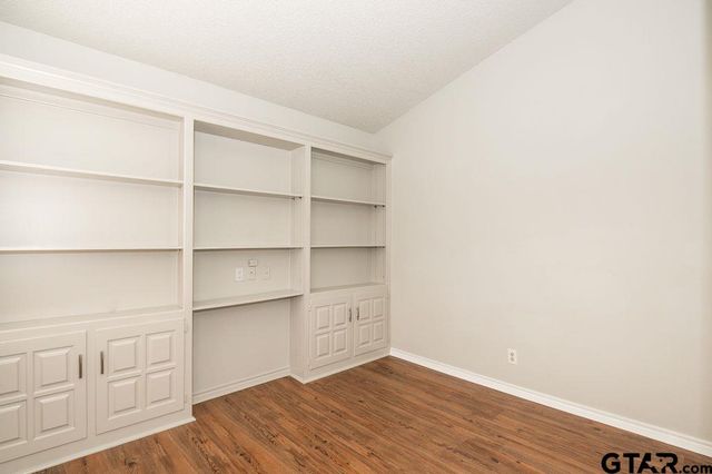 5827 Hollytree, Tyler, TX 75703