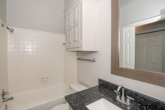 5827 Hollytree, Tyler, TX 75703