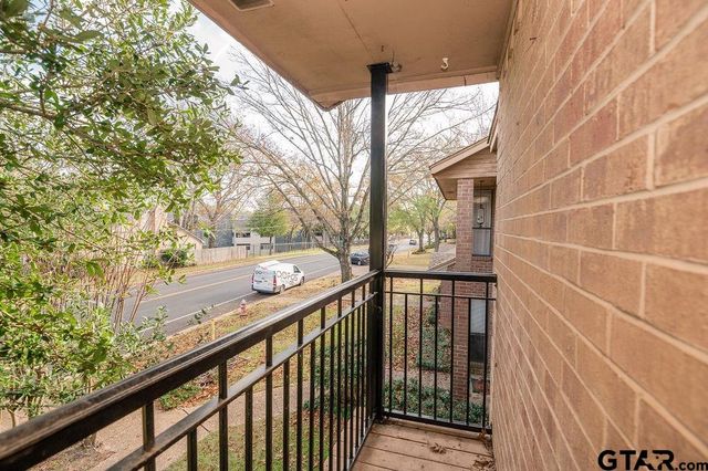 5827 Hollytree, Tyler, TX 75703