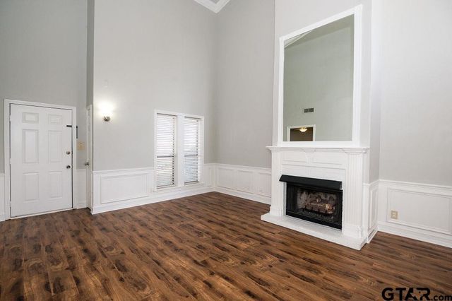 5827 Hollytree, Tyler, TX 75703