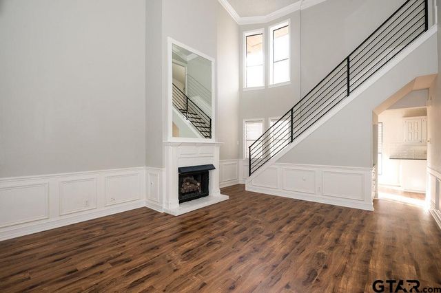 5827 Hollytree, Tyler, TX 75703