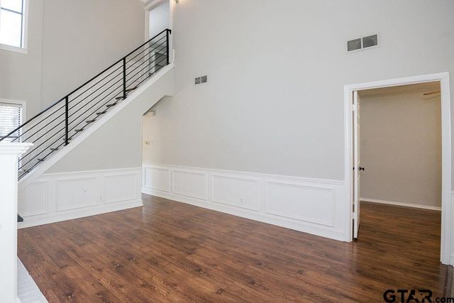 5827 Hollytree, Tyler, TX 75703