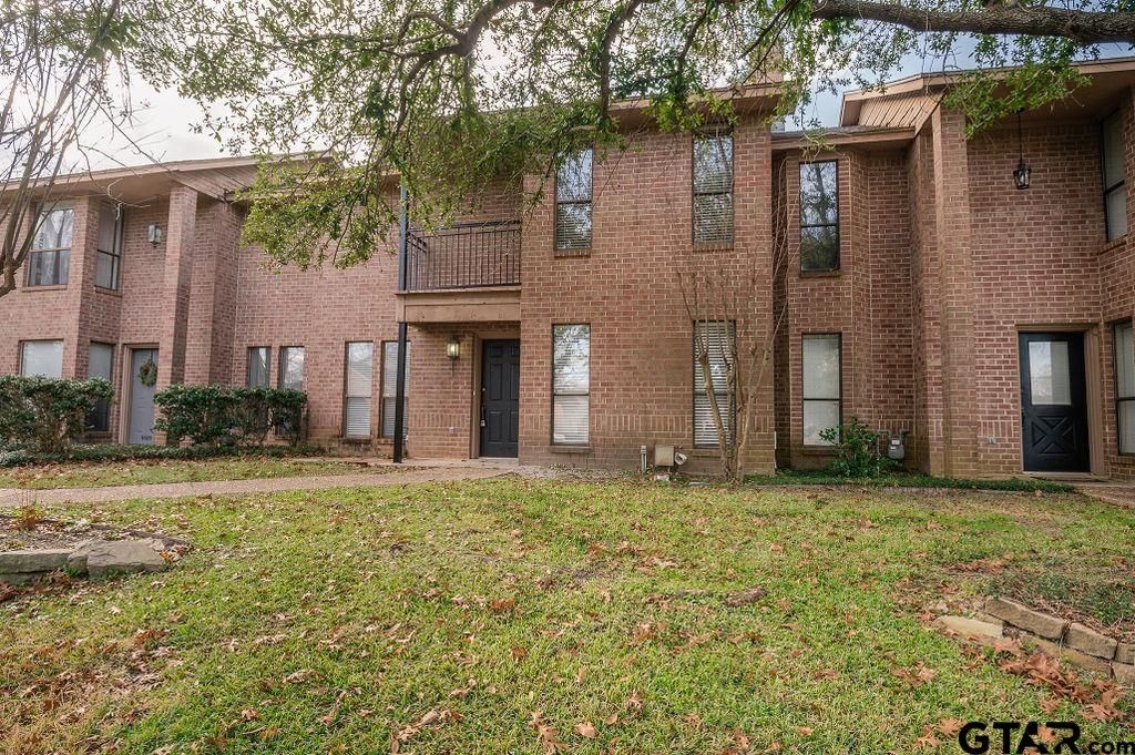 5827 Hollytree, Tyler, TX 75703