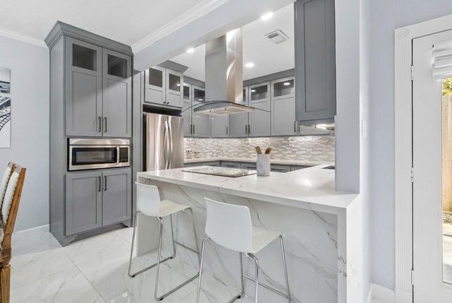 1911 Bering Drive 28, Houston, TX 77057
