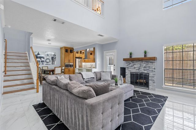 1911 Bering Drive 28, Houston, TX 77057